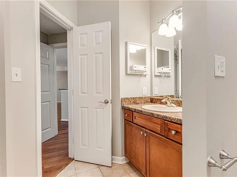 1250 Parkwood Cir SE #2201 — Photo 35
