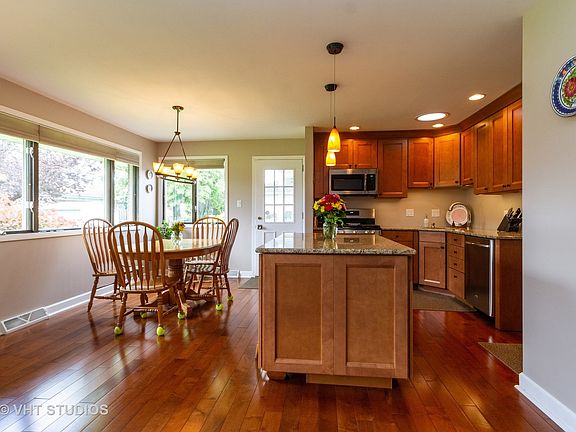 4th image of 6033 W 129th Pl