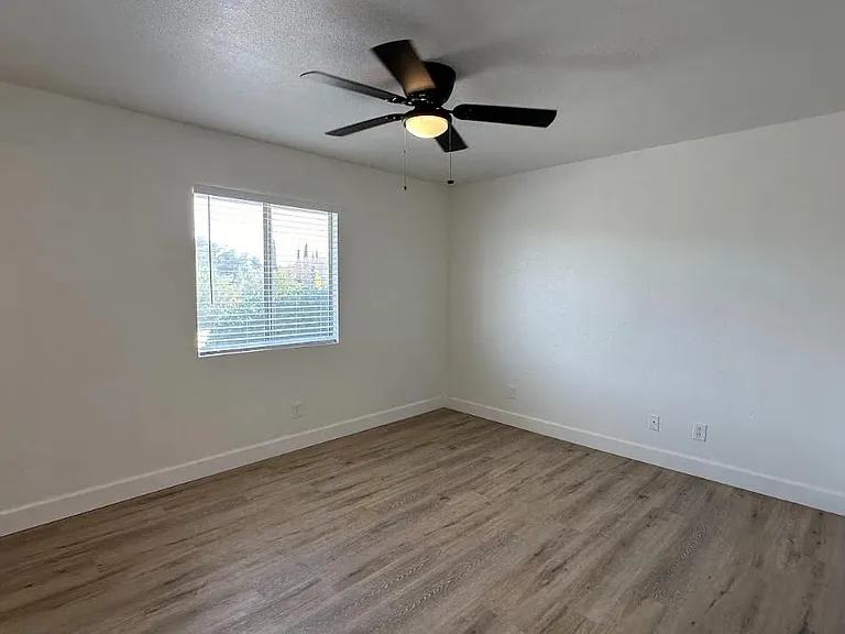 21134 Multnomah Rd — Photo 11