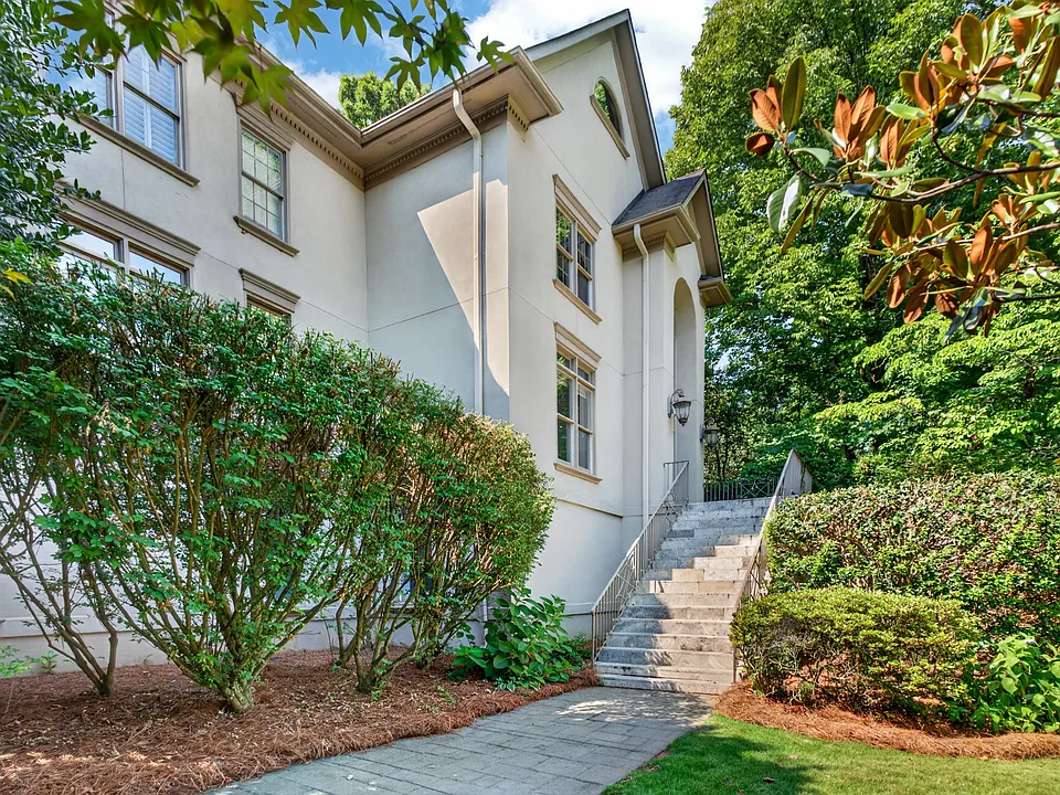 4811 Old Course Dr