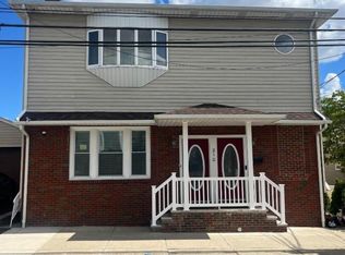 210 Farnham Ave, Lodi, NJ 07644