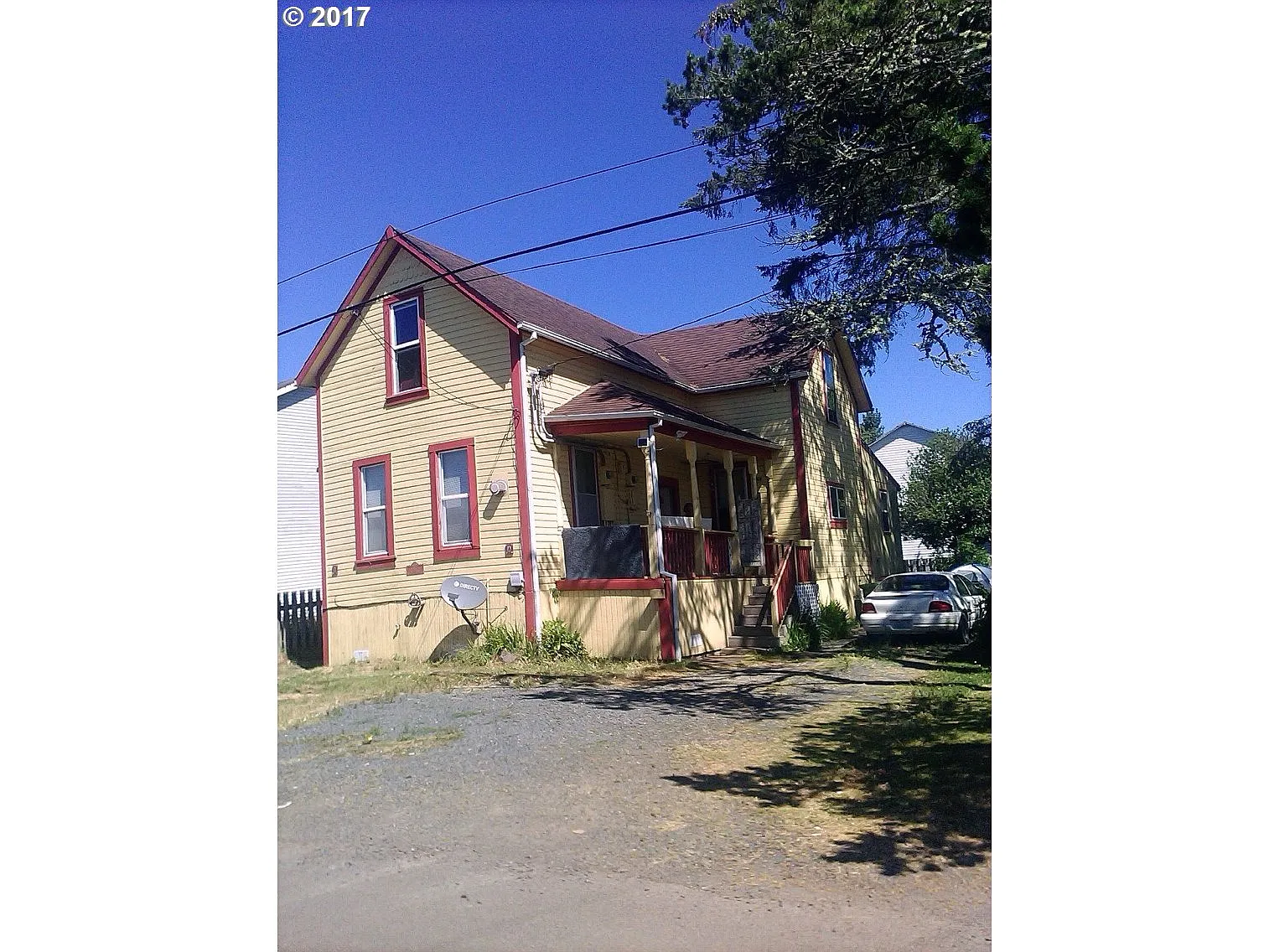 967 Pacific Dr photo 1