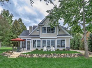 W362N7561 N Shore Dr, Oconomowoc, WI 53066