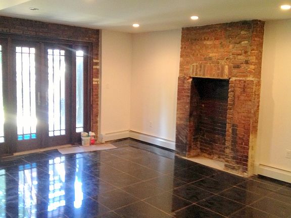4th image of 557 Mac Donough St