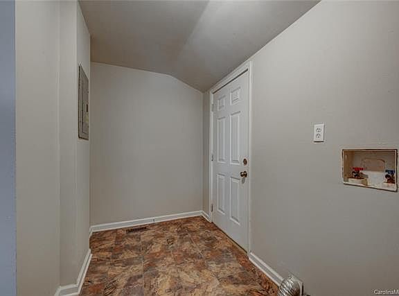 4th image of 914 W 2nd Ave