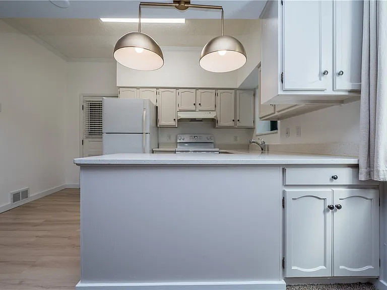 1110 Palo Alto St #A — Photo 10