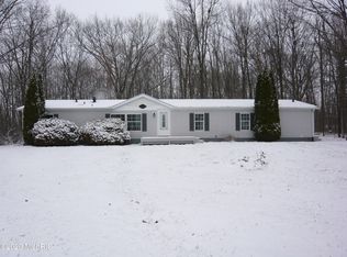 4480 Wynnewood Dr, Camden, MI 49232