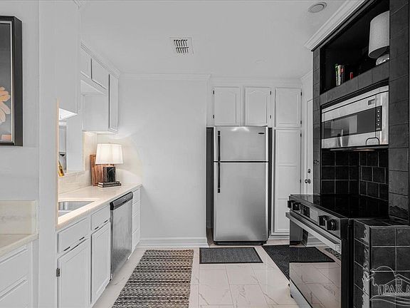 4th image of 2007 E Gadsden St APT 303