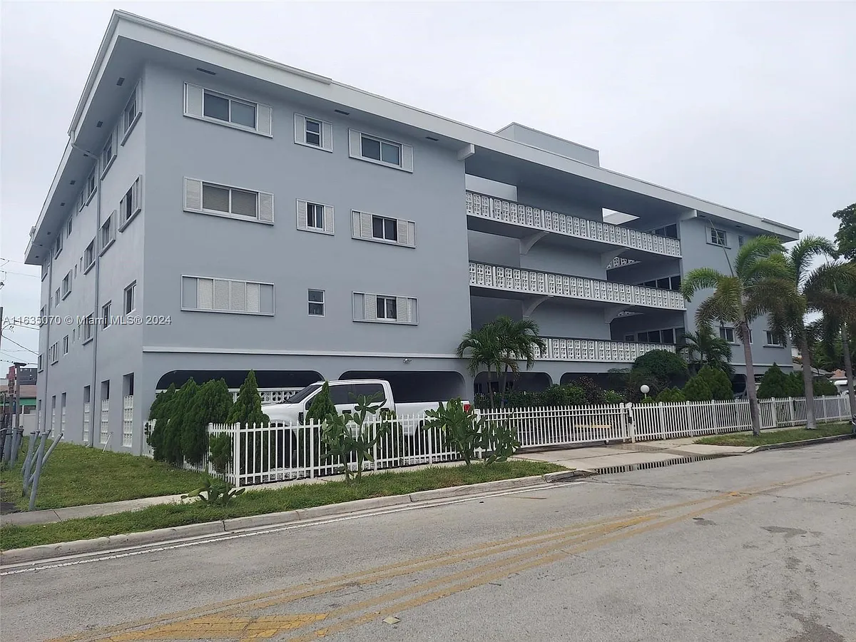 Building Photo - 1818 Rodman St #2C