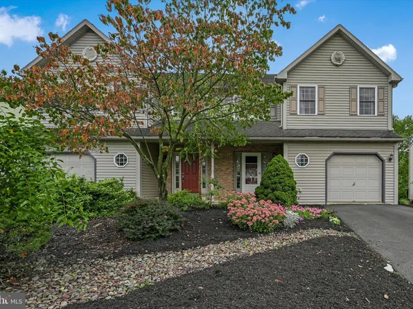6 Michigan Dr, Sinking Spring, PA 19608