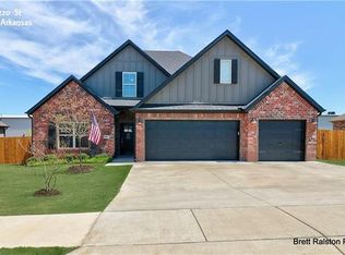 406 Frizzo St, Springdale, AR 72762