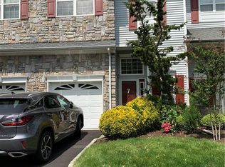 33 Catherine Ct, Laurence Harbor, NJ
