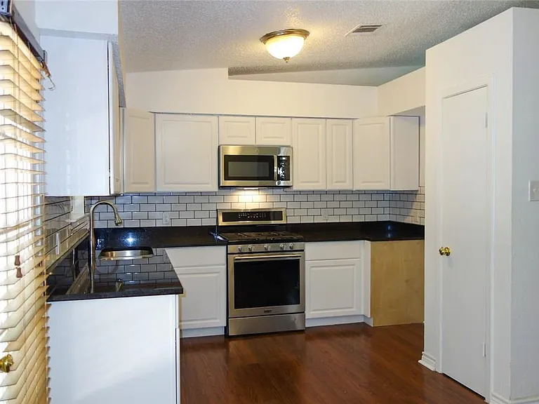 7014 Riverton Dr — Photo 10