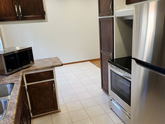 2nd image of 139 Macgregor Cres