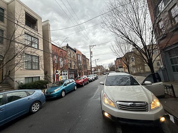5th image of 737 Bainbridge St