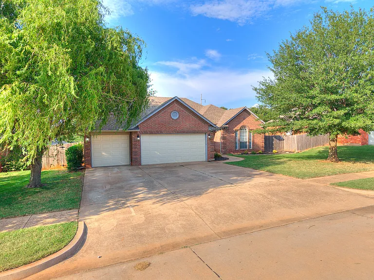 2913 Daybreak Dr — Photo 56
