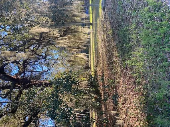 8 Hedgewood Cir, Valdosta, GA 31601