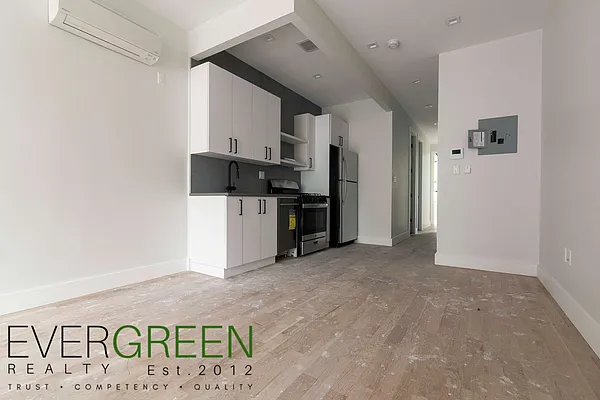 Rented by Evergreen Apartments BK | media 16