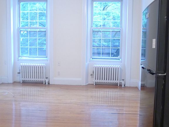 5th image of 226 E 59th St #2FF