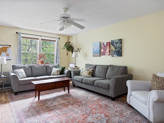 2nd image of 6 Twin Oaks Terrace