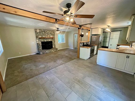 3rd image of 3869 Mary Ann Ln