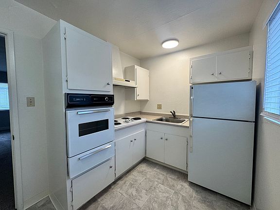 2nd image of 2309 I St #12