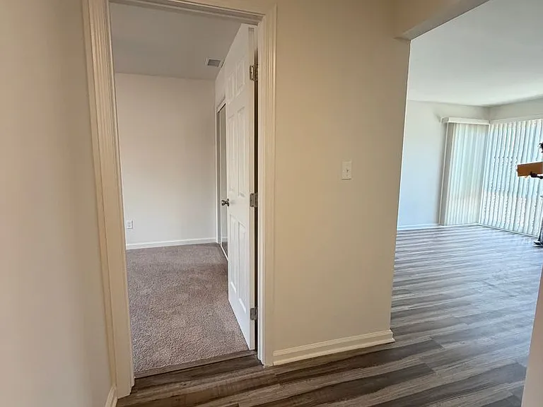 4539 Clairemont Dr — Photo 17