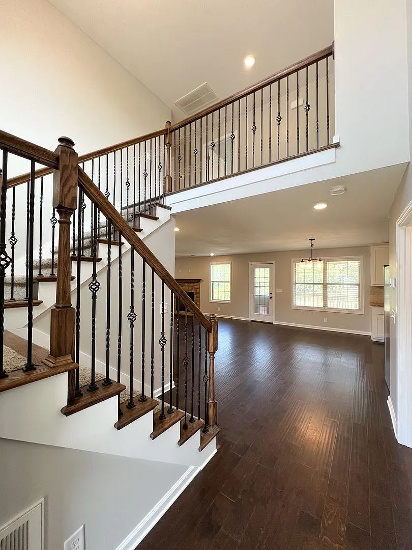 Must See-Stunning 5-Bedroom Home in 37043!! — Photo 3