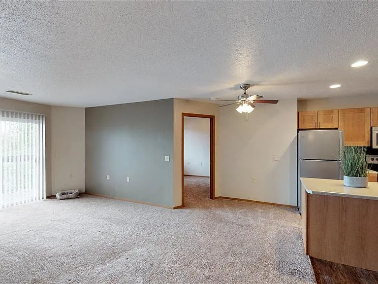Oxbow Park Apartments — Photo 42