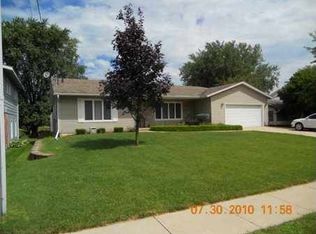 1452 W Ridgeway Ave, Waterloo, IA 50701