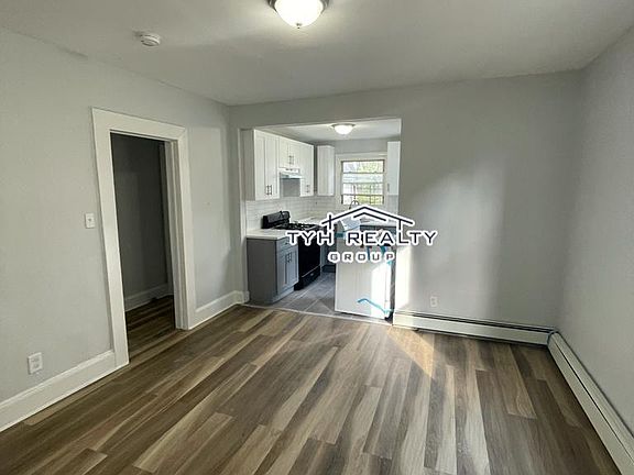 3rd image of 896 S 20th St Floor 2