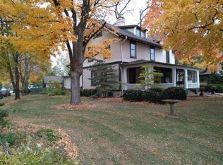 731 N Lake Rd, Oconomowoc, WI 53066