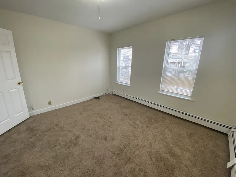 22 Ferry St #2 — Photo 35