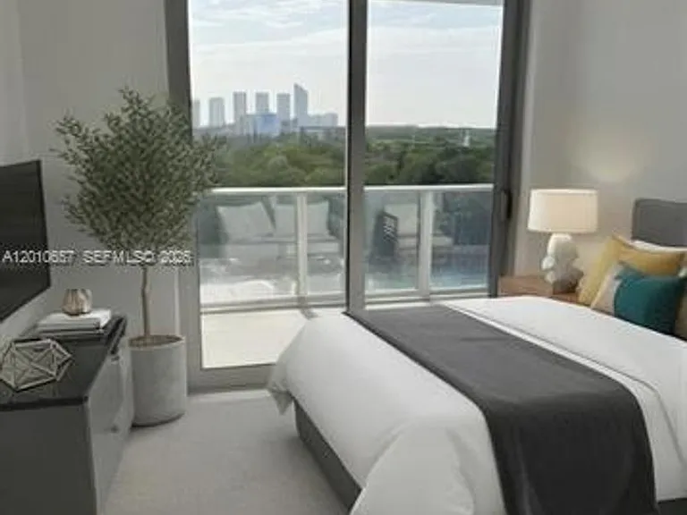 16385 Biscayne Blvd #717 — Photo 8