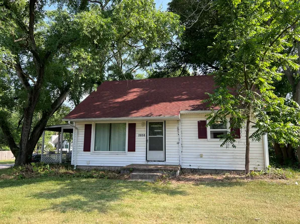 2038 Territorial Rd, Benton Harbor, MI 49022