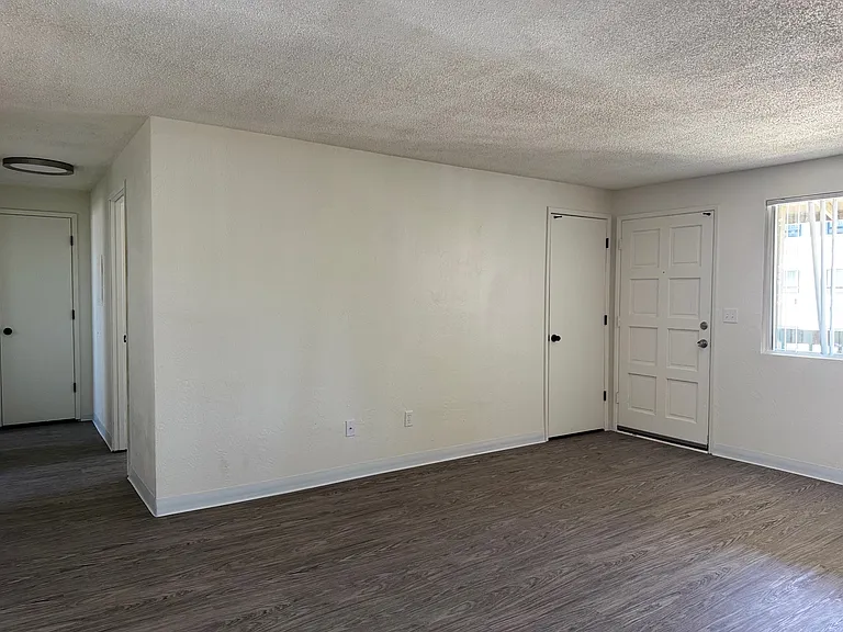 Gateway Village Apartments — Photo 15