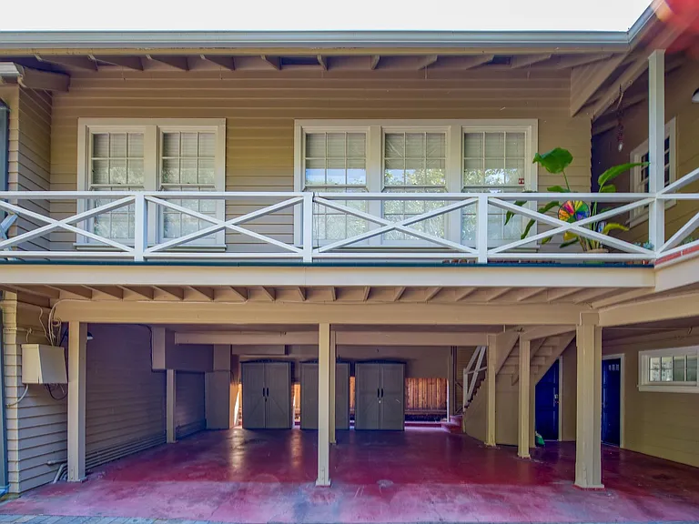 Bellevue Apartments — Photo 6