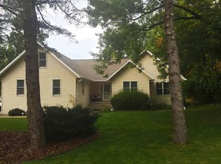 46 Burroughs Dr, Fitchburg, WI 53713