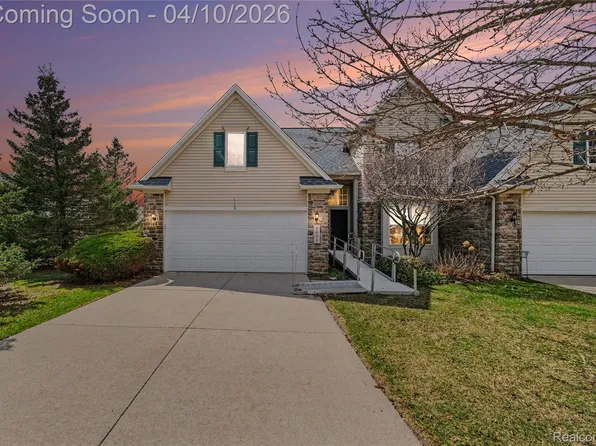 1601 Mallard Pond Dr, Howell, MI 48855