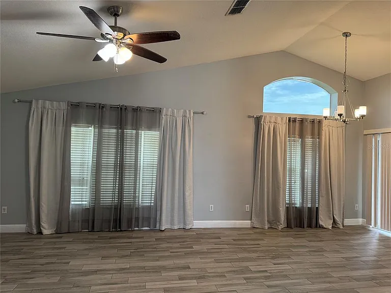 3158 Stonehurst Cir — Photo 17