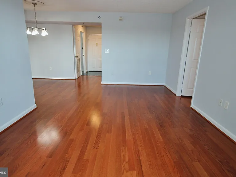 2151 Jamieson Ave #2011 — Photo 6