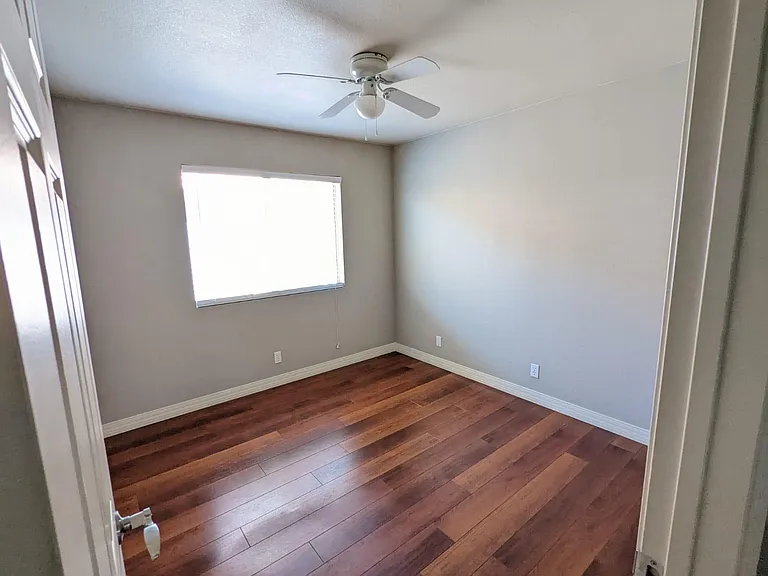 2075 W Riverside St — Photo 26
