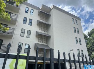 6950 W 6th Ave APT 415, Hialeah, FL 33014