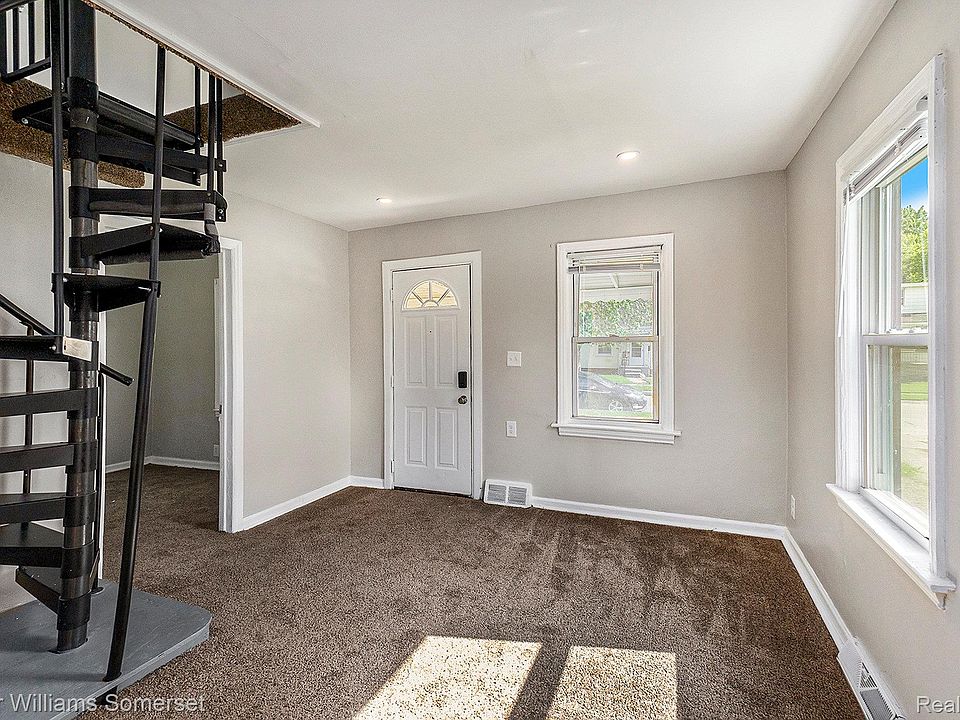 8427 Timken Ave, photo 2