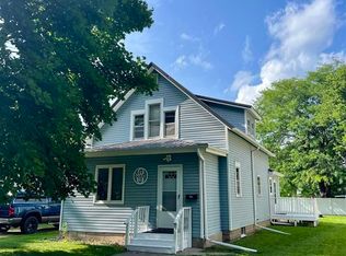 319 7th St SW, Wells, MN 56097