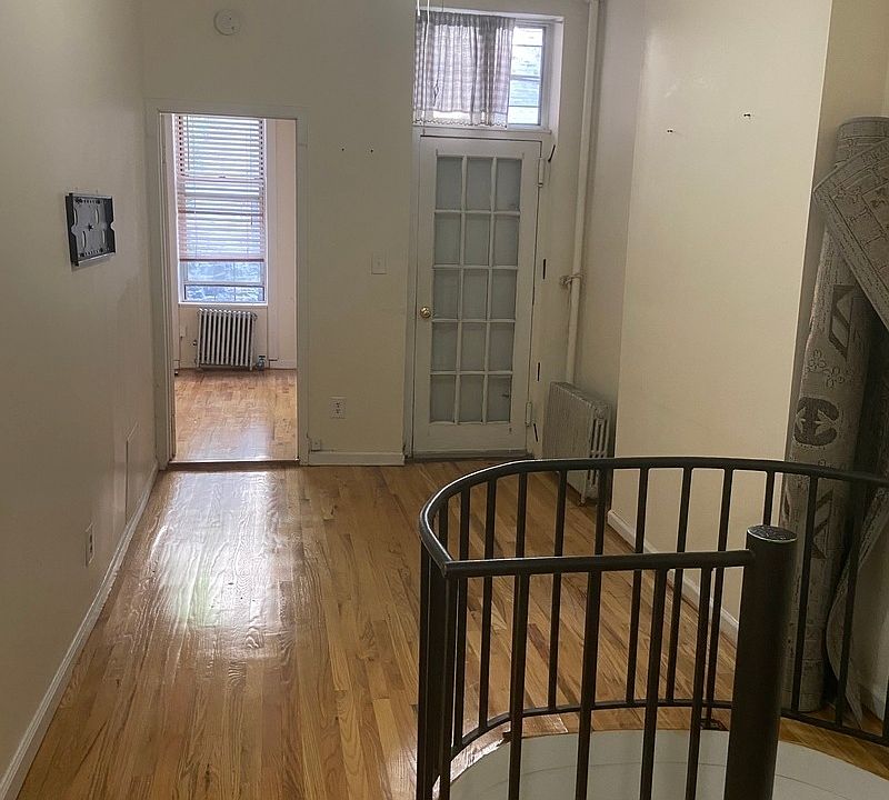 1st image of 1117 8th Ave APT 1RR
