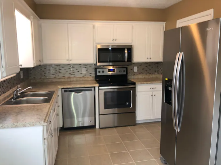 8808 Cedar Ln — Photo 2