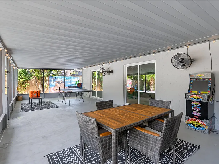 3044 Golden Rain Dr — Photo 29