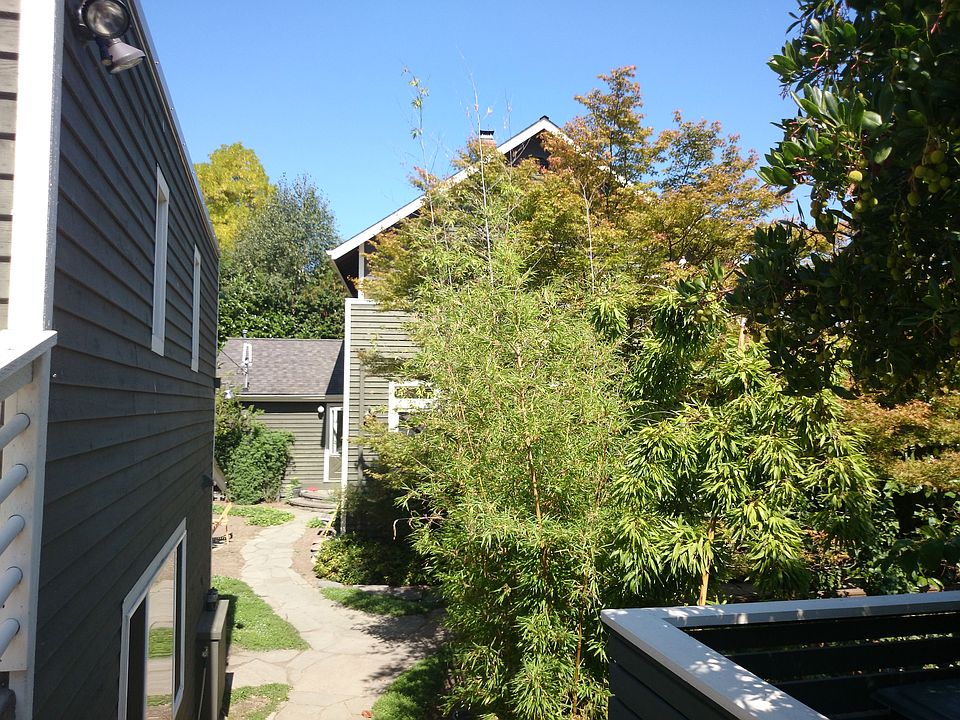 2nd image of 411 Lake Washington Blvd