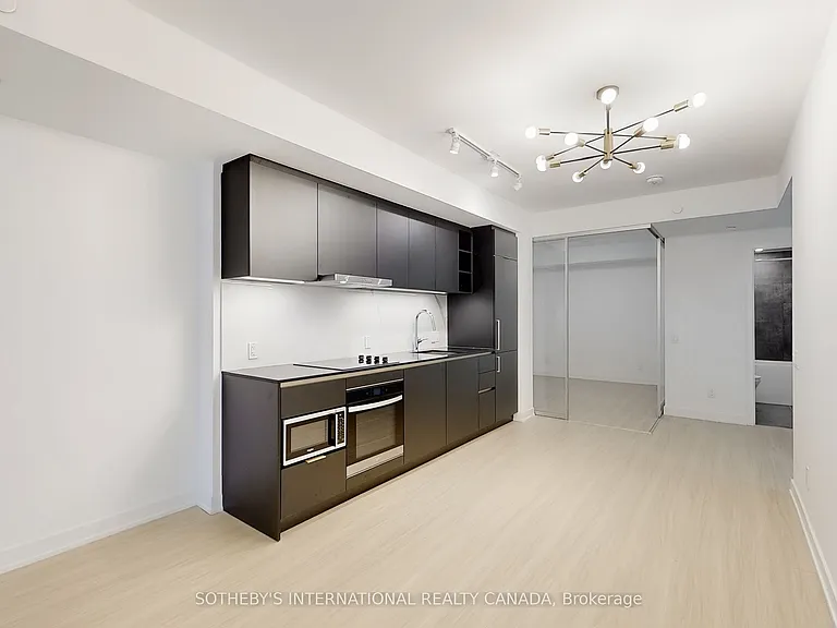 8 Wellesley St W #707 — Photo 31